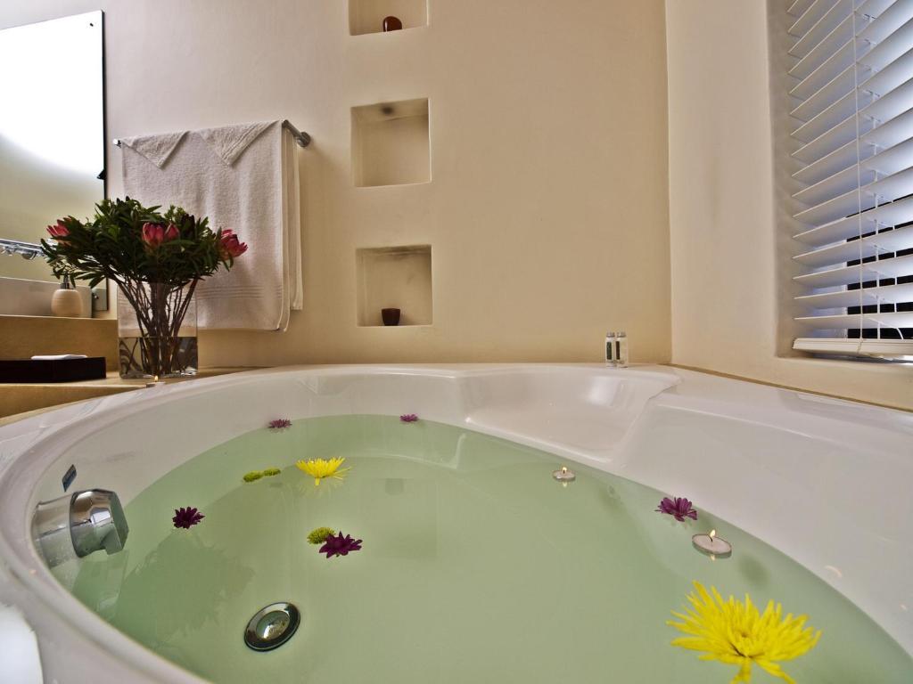 Lodge On The Lake And Wellness Spa 윌더니스 객실 사진